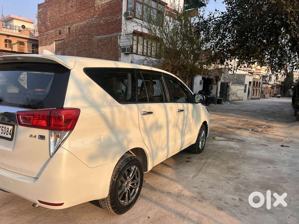 Toyota Innova Crysta