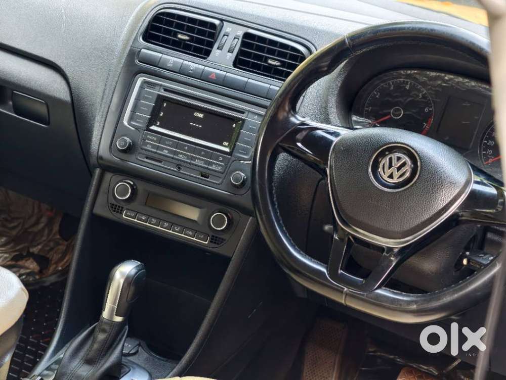 Volkswagen Vento Sport 1.2 Tsi At, 2016, Petrol