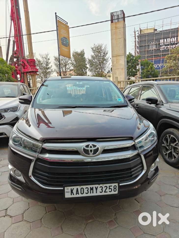 Toyota Innova Crysta 2.4 V, 2016, Diesel