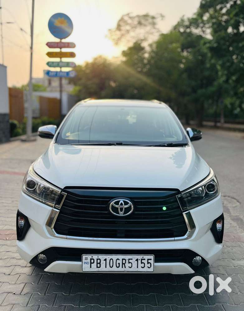 Toyota Innova Crysta 2.4 Vx Mt 8s, 2017, Diesel