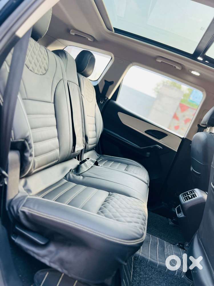 Mahindra Xuv700 2.2 Ax 5 Diesel At 7 Str, 2023, Diesel