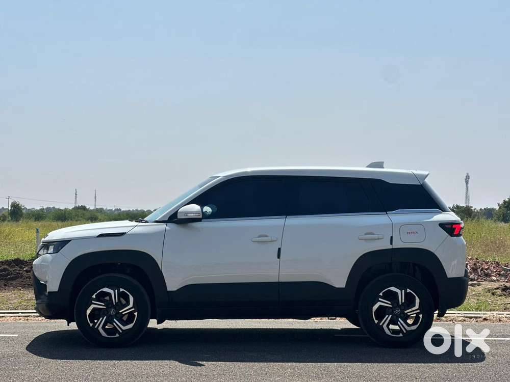 Maruti Suzuki Brezza 1.5 Lxi Smart Hybrid, 2023, Petrol