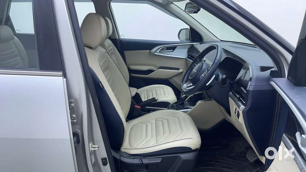Kia Carens 1.5 Luxury Plus Turbo Dct 7 Str, 2023, Petrol