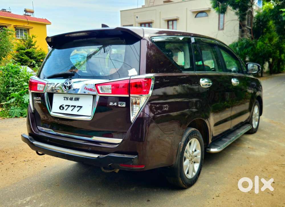 Toyota Innova Crysta 2.4 V 8 Str, 2016, Diesel