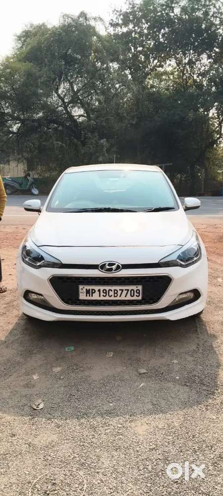 2018 Model 
2 Nd Owner 
Push Button Start 
Petrol 
Car Is Ok