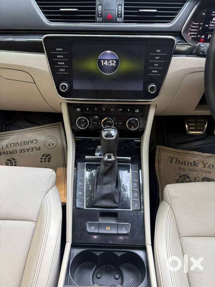 Skoda Superb 2.0 L&k Tsi At, 2022, Petrol