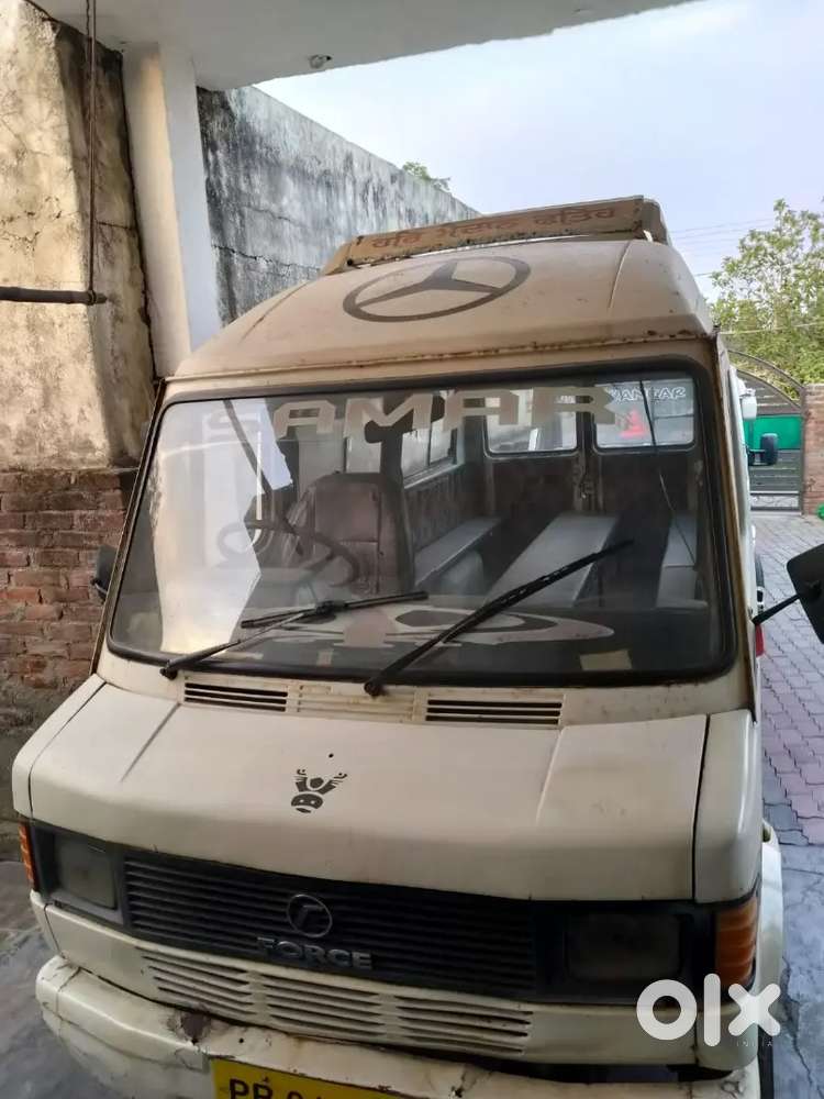 Force Motors Trax Cruiser 2006 Diesel 300000 Km Driven