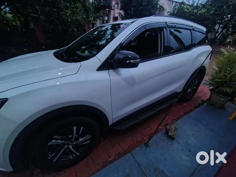 Mahindra Xuv700 Petrol 2025 First Owner