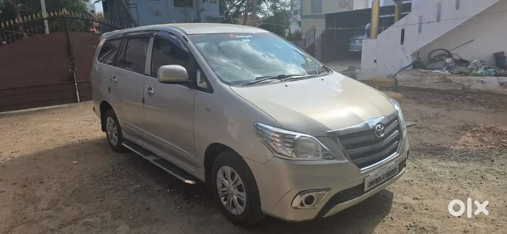 Toyota Innova 2014 Diesel 160000 Km Driven