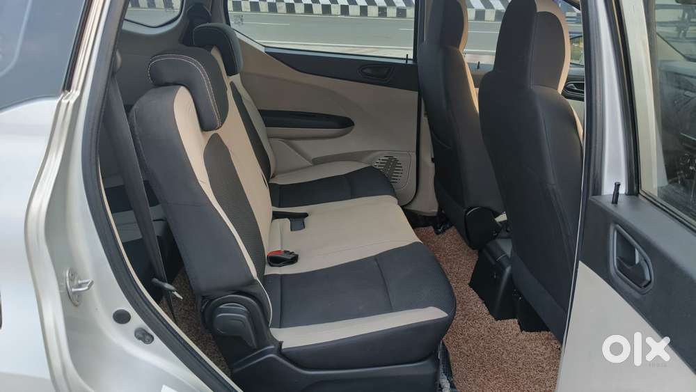 Renault Triber Rxt, 2023, Petrol