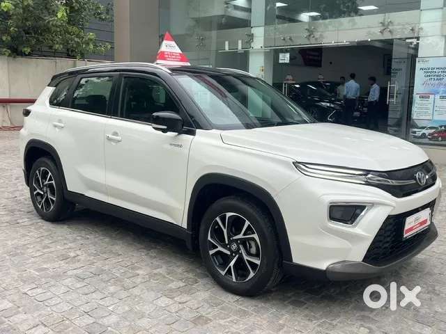Toyota Urban Cruiser Hyryder 1.5 V Hybrid, 2024, Petrol