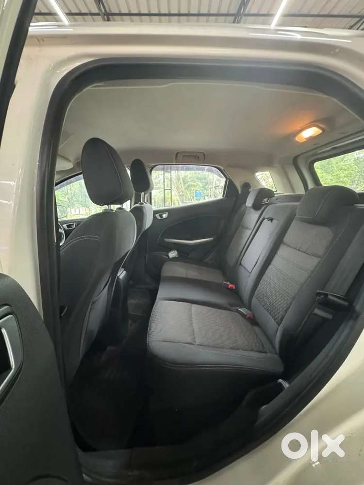 Full Company Service Neat And Clean Vehicle