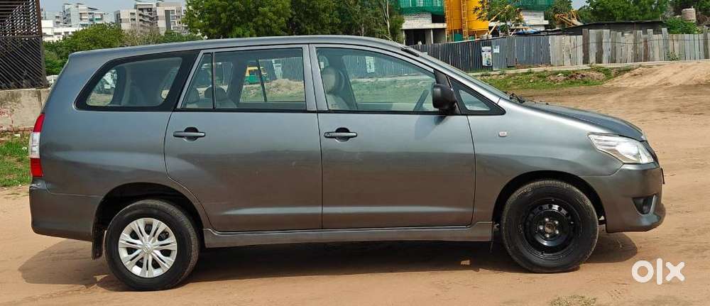 Toyota Innova 2.5 G (diesel) 8 Seater Bs Iv, 2013, Diesel