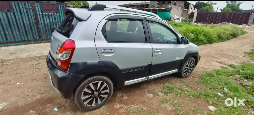 Toyota Etios Cross 2015