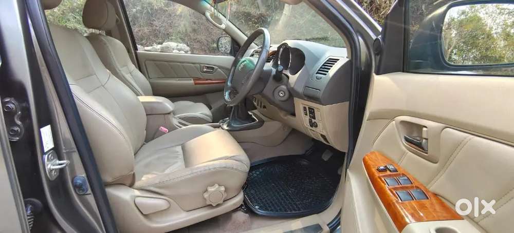 Excellent Condition Less Driven Toyota Fortuner 2010 4x4 For Sale.