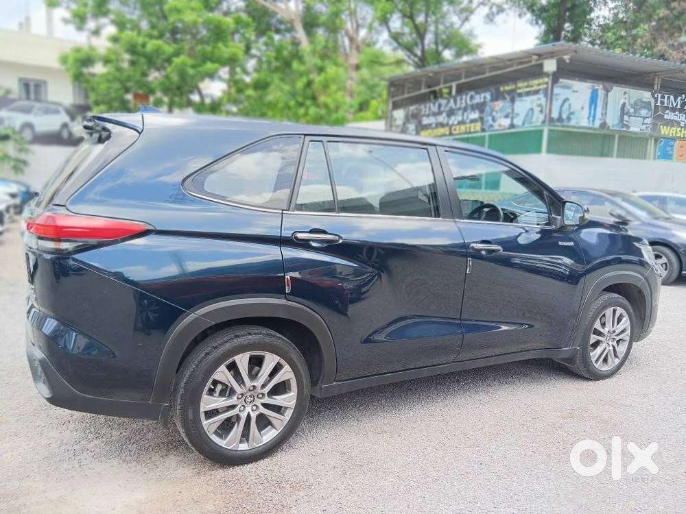 Toyota Innova Hycross 2.0 Zx (o) Hybrid 7 Str, 2023, Petrol