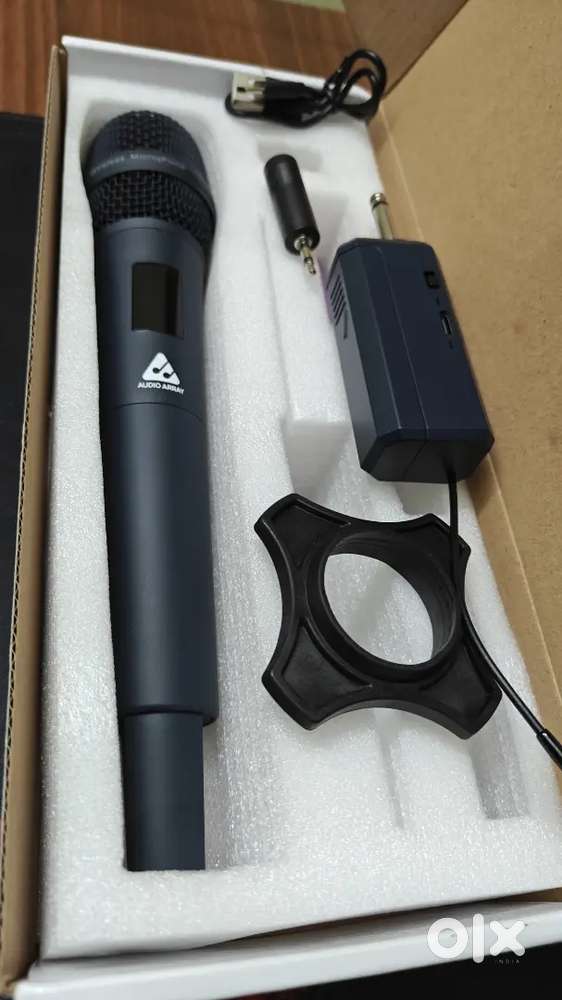Wireless Microphone Set | 2000mAh 6-8 Hours Battery Backup