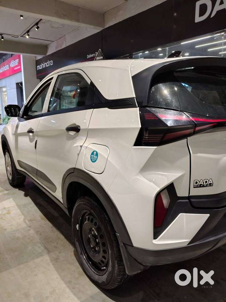 Tata Nexon Smart Plus1.2 Revotron Petrol 5 Mt, 2024, Petrol