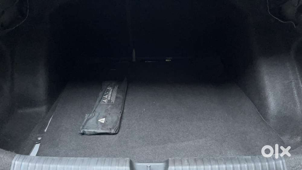 Skoda Slavia Style 1.0l Tsi Mt, 2022, Petrol