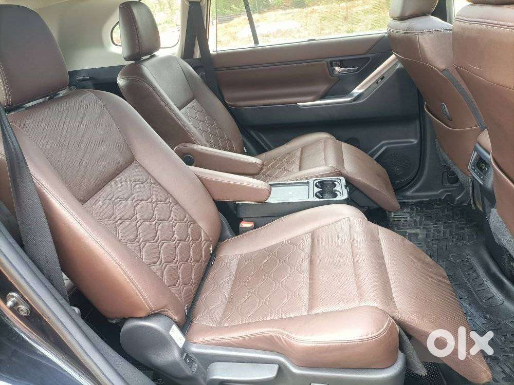 Toyota Innova Hycross 2.0 Zx Hybrid 7 Str, 2024, Petrol