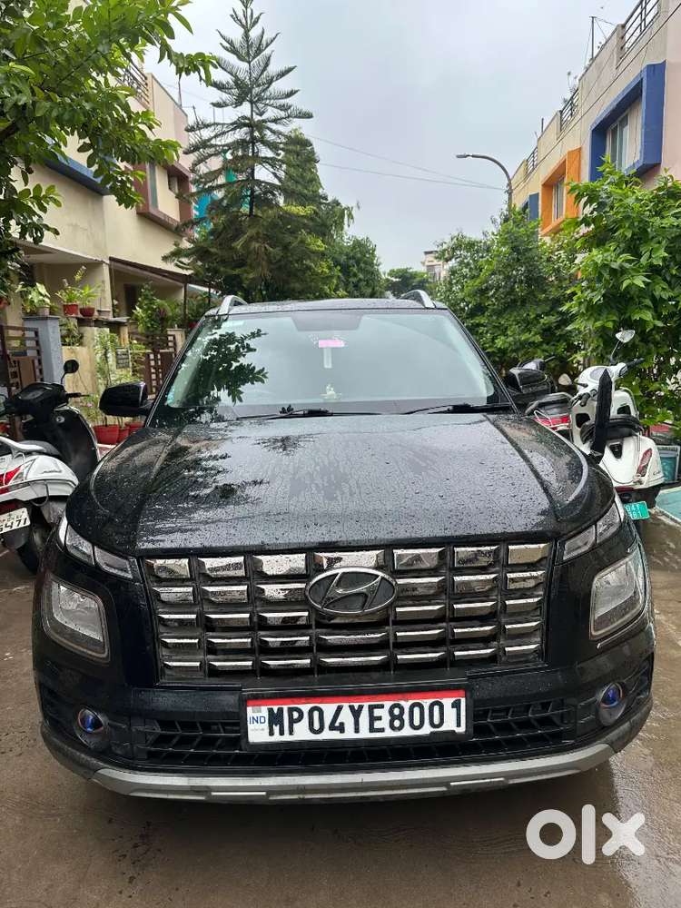 Hyundai Venue 1.2 Plus 2024 Petrol Manual