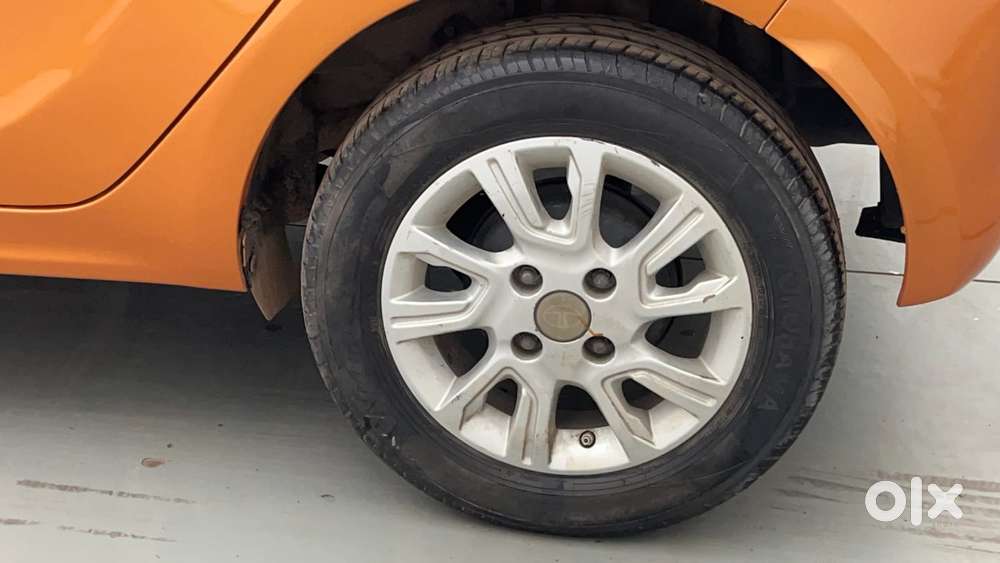 Tata Tiago Xza, 2017, Petrol