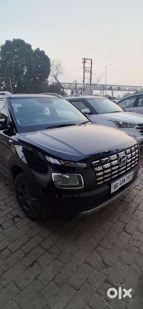 Hyundai Venue 2024 Petrol Good Condition