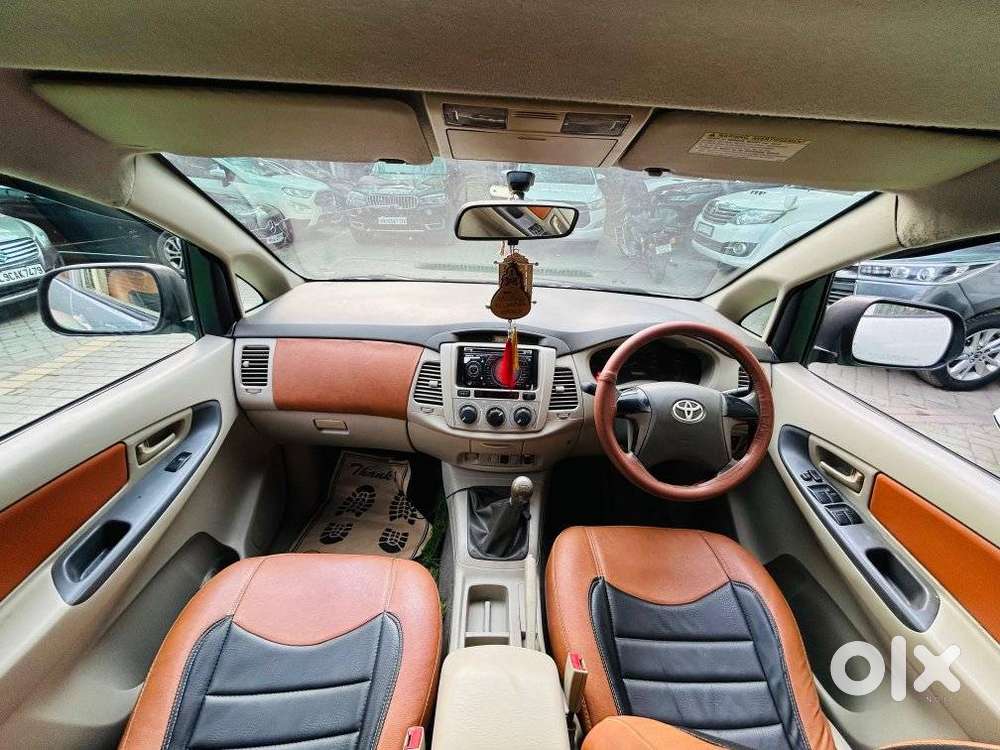 Toyota Innova 2.5 G (diesel) 8 Seater, 2012, Diesel