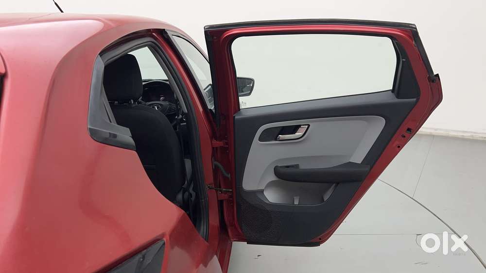 Tata Altroz Xz, 2020, Petrol