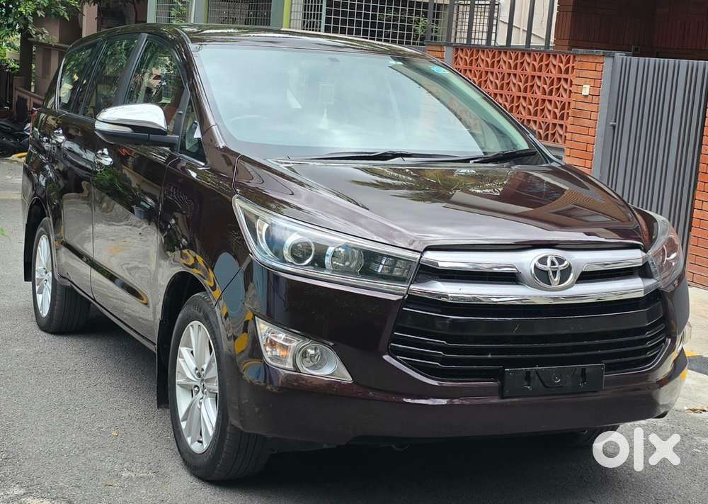 Toyota Innova Crysta 2.8 Zx At 7 Seater, 2016, Diesel