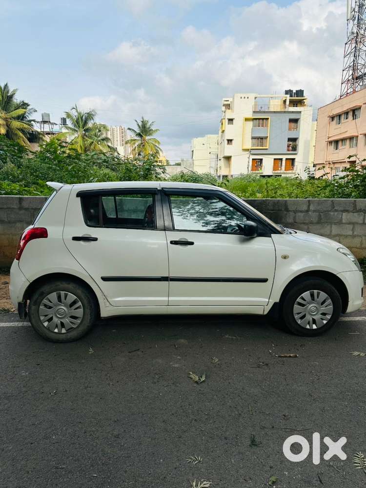2011 Maruti Suzuki Swift Vxi Petrol