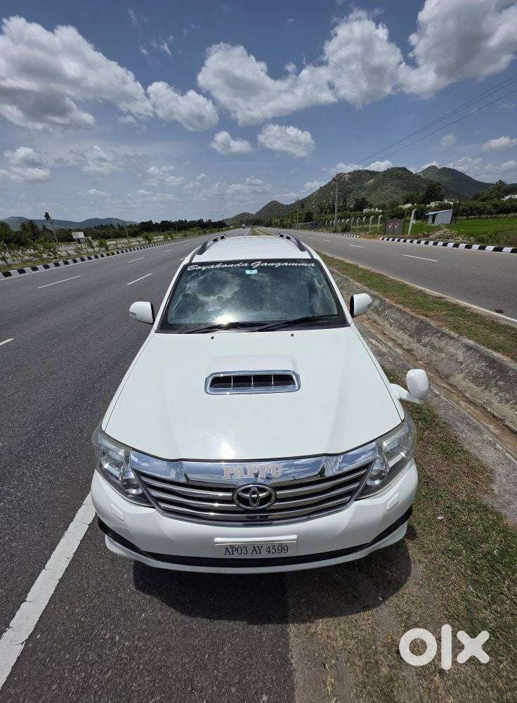 Toyota Fortuner 4x4 Mt, 2012, Diesel