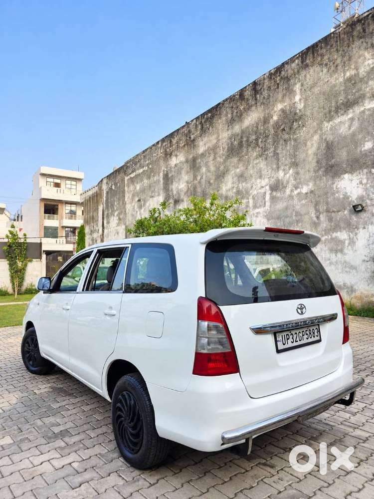 Toyota Innova 2.5 G (diesel) 7 Seater Bs Iv, 2015, Diesel