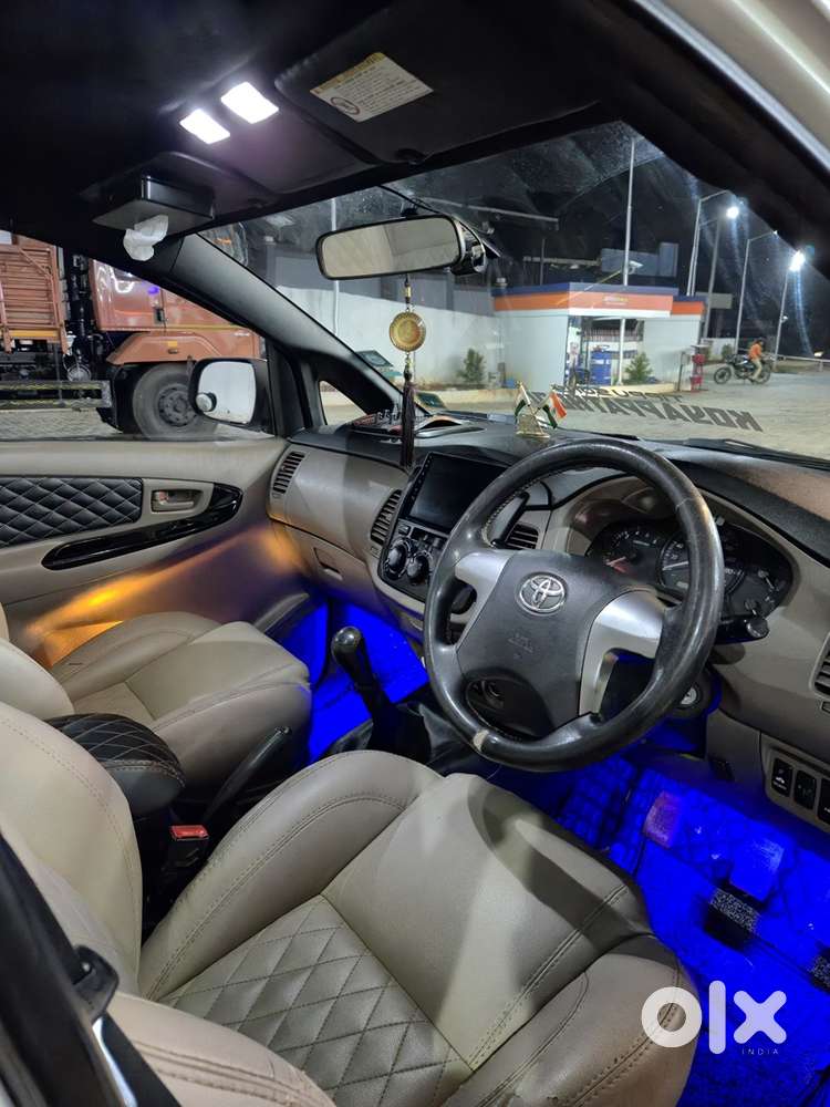 Direct Sale Innova G4 2015 Last Year (3l Above Extra Fittings)