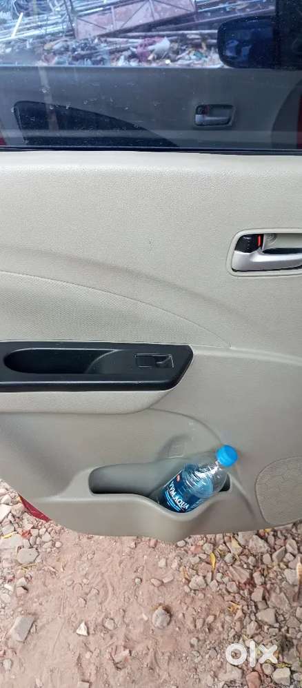 Power Streeing Power Windows Reverse Camera Audio Vidio New Battery