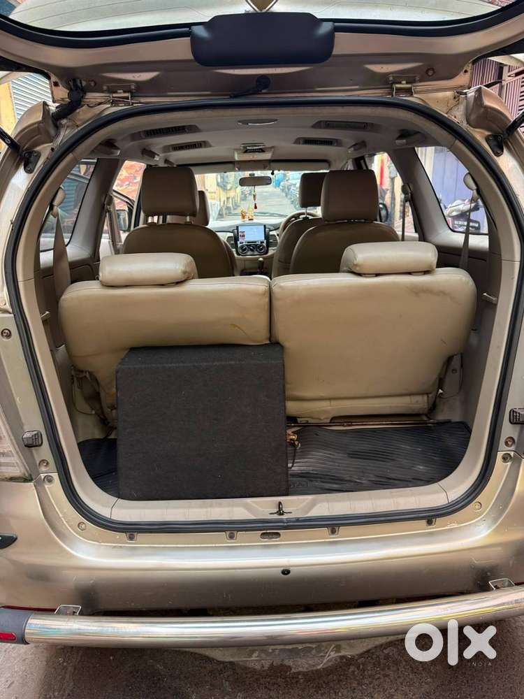 2010 Innova 127515 Kms Driven