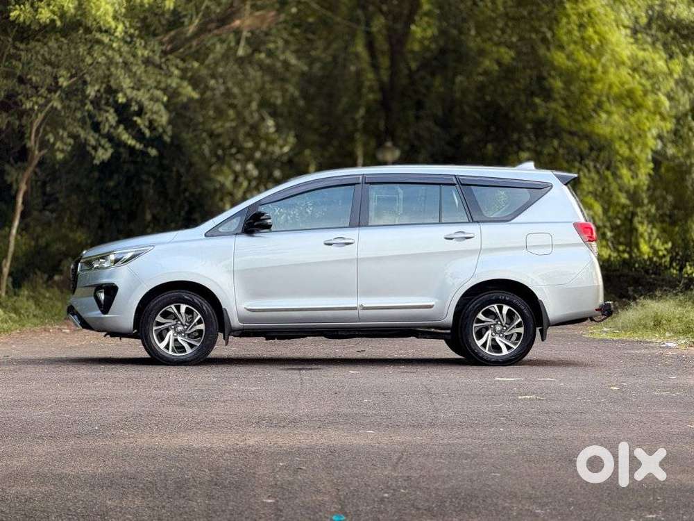 Toyota Innova Crysta 2.4 G Mt, 2022, Diesel
