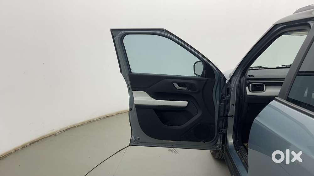 Tata Punch 1.2 Revotron Creative Amt Dual Tone, 2023, Petrol