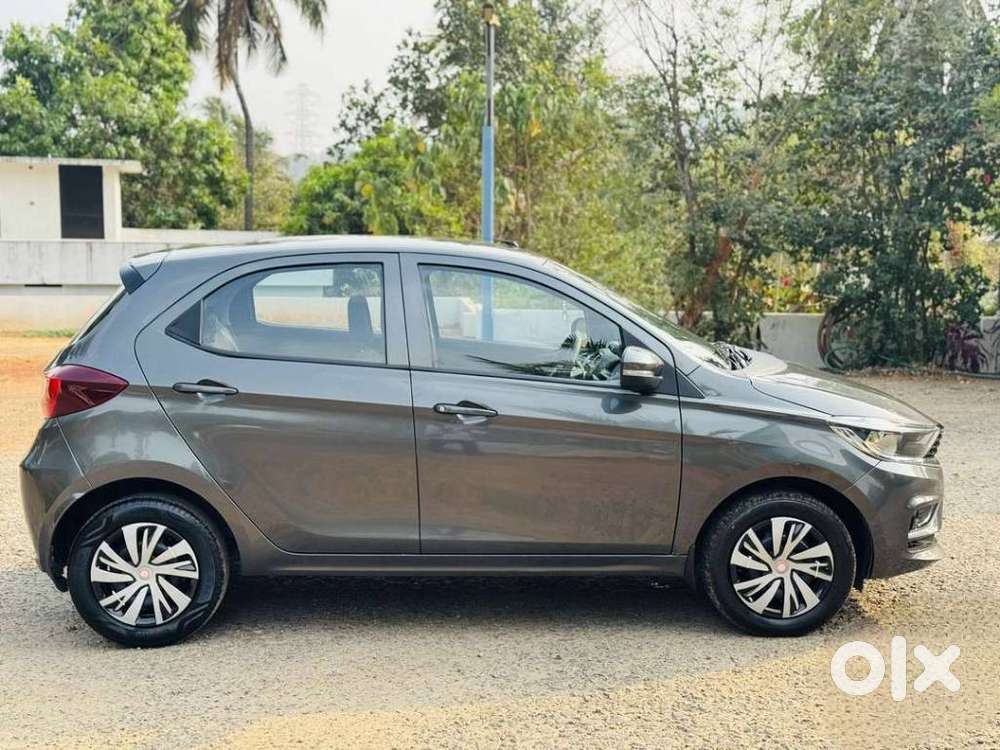 Tata Tiago Xz Plus Cng Dual Tone, 2022, Cng & Hybrids
