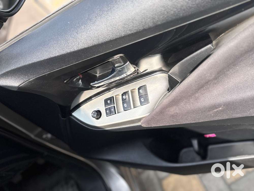 Toyota Innova Crysta 2.4 V 7 Str, 2018, Diesel