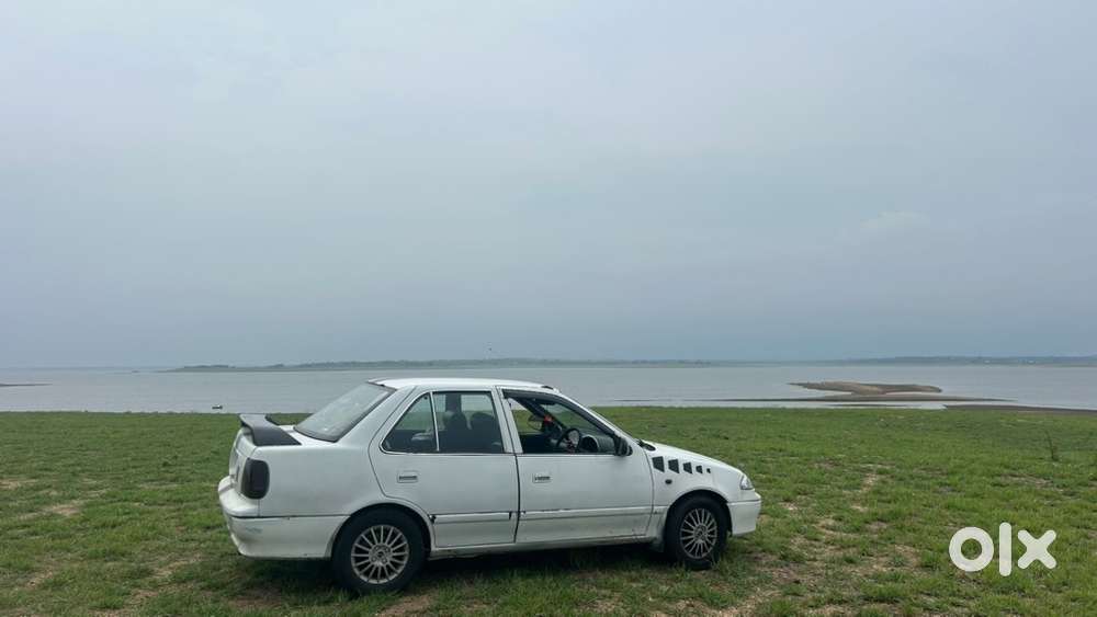 Maruti Suzuki Esteem Lxi 2000