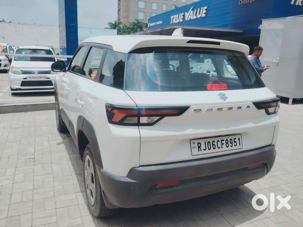 Maruti Suzuki Brezza Vxi 2024