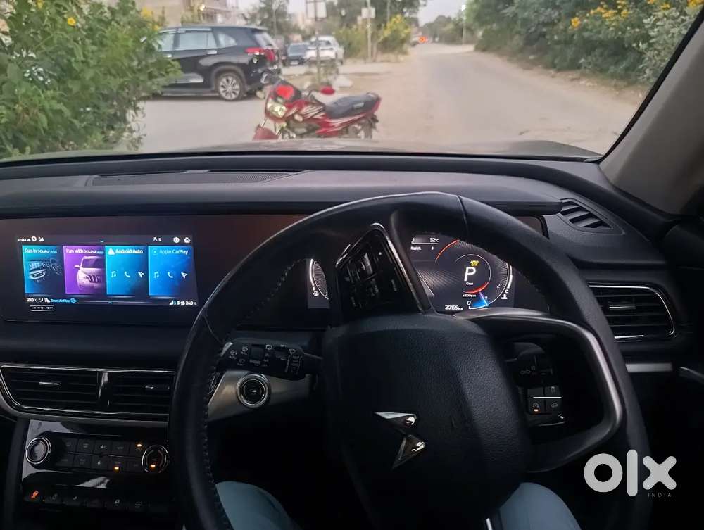 Mahindra Xuv700 Ax7l 2025