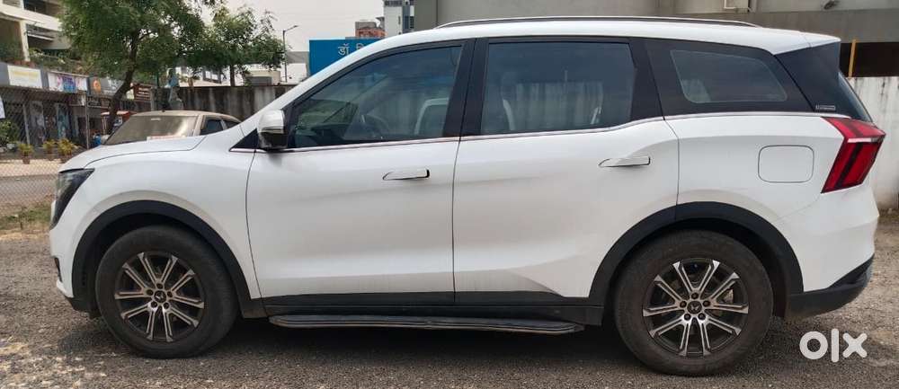 Mahindra Xuv700 2.0 Ax 7 Petrol At Str, 2023, Petrol