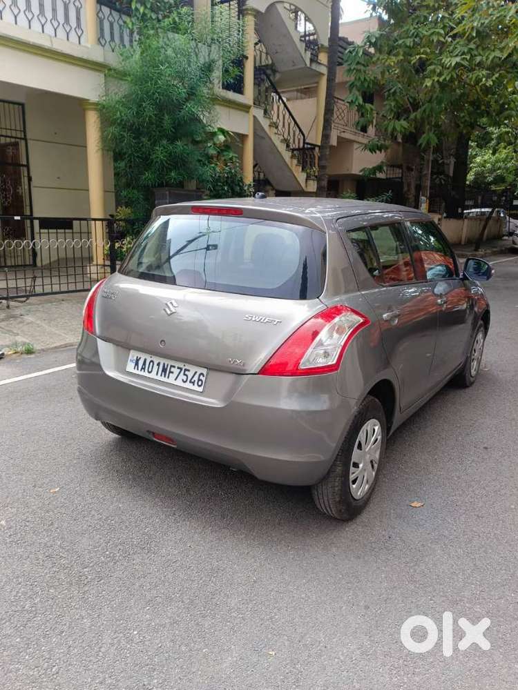 Maruti Suzuki Swift Vxi 1.2 Abs Bs-iv, 2015, Petrol