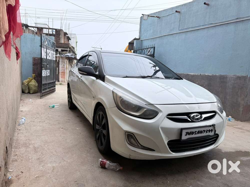 Hyundai Fluidic Verna 2012