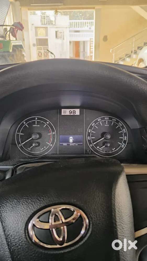 Toyota Innova Crysta 2025 Diesel 8200 Km Driven , Accessories Fitted