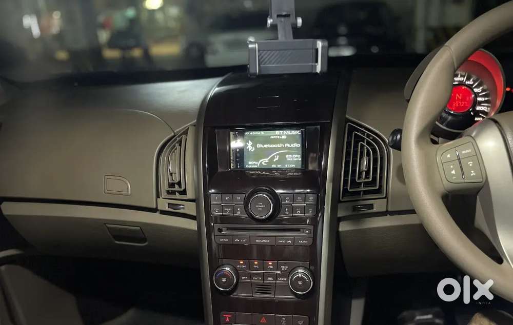 Black Xuv 500