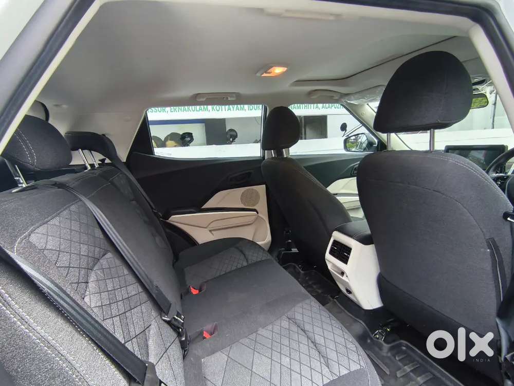 Mahindra Xuv 3xo 2025 At