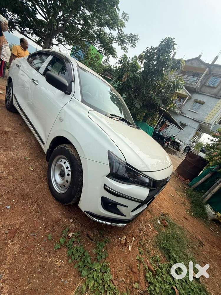 Maruti Suzuki Dzire Petrol 2025